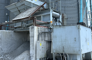 コンクリート破砕機